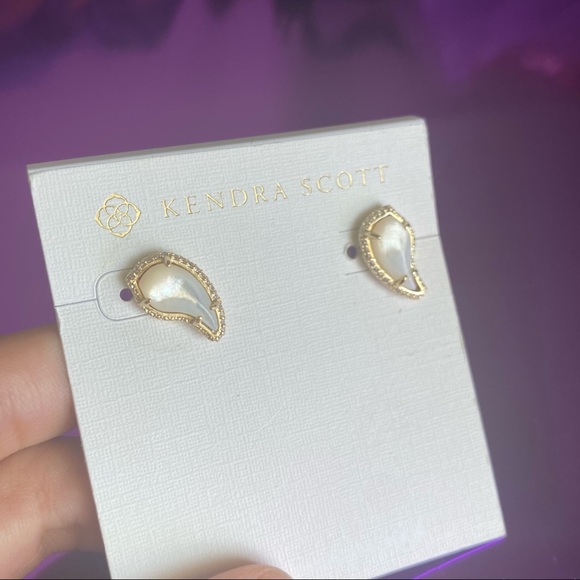 Kendra Scott Earrings - Picture 2 of 3